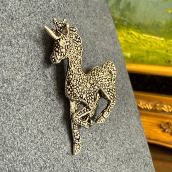 Vintage Sterling Silver & Marcasite Unicorn Brooch Pin With Rhinestone Eye - Picture 4 of 10